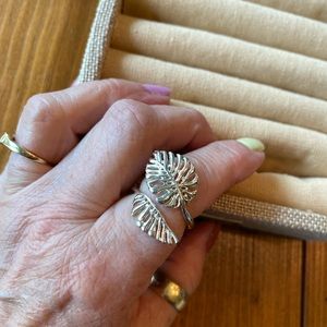 chloe and isabel ring